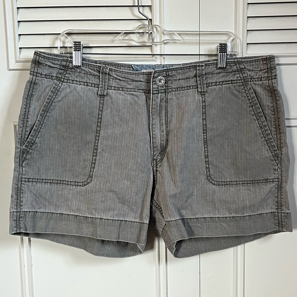 Levi’s 100% Cotton Gray/Sage Green Cargo Shorts Sz 14